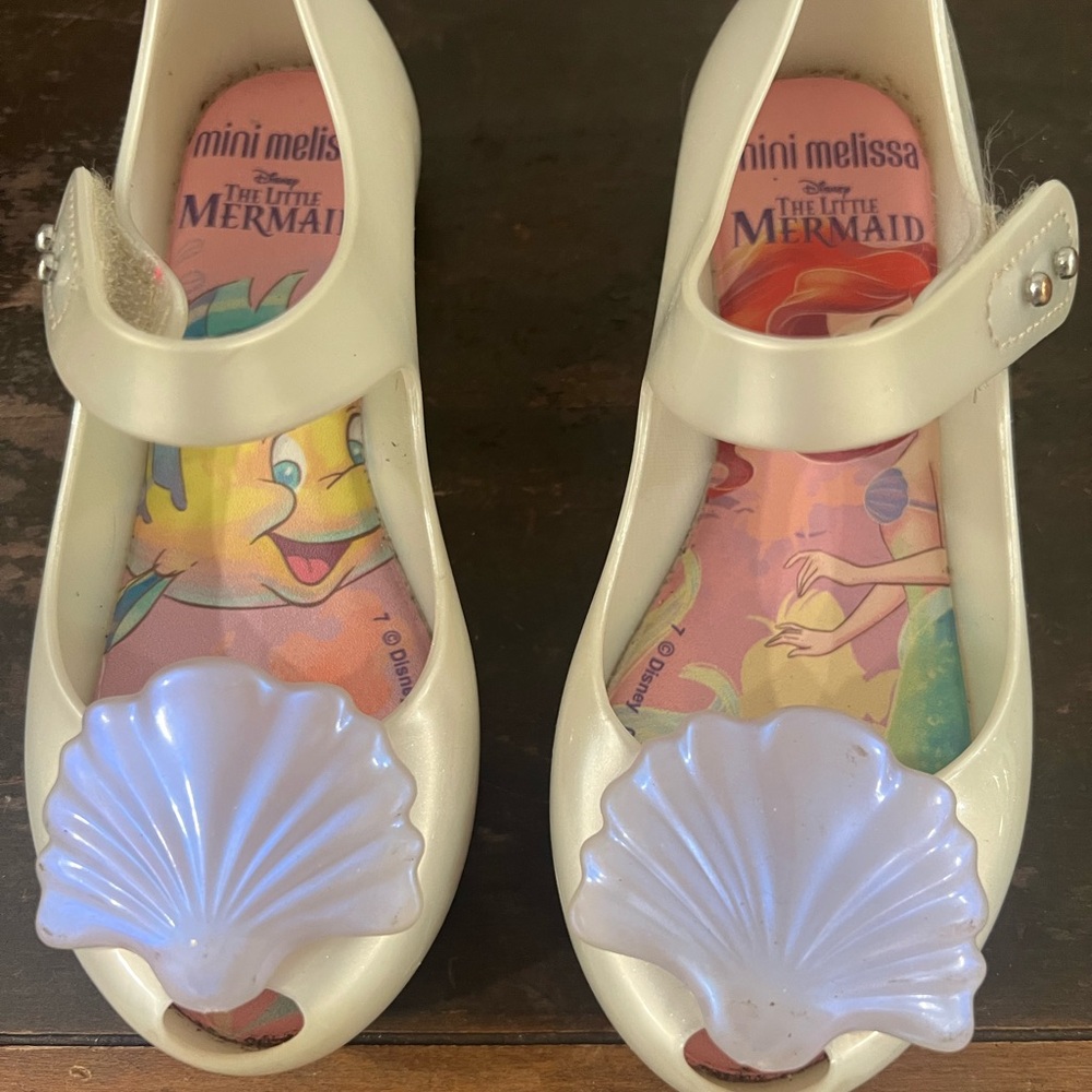 Mini Melissa little Mermaid White  Shoes with Shell Design